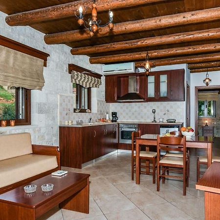 Ariadni Apartments Sfinárion Екстериор снимка