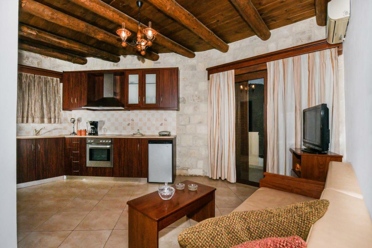 Ariadni Apartments Sfinárion Екстериор снимка