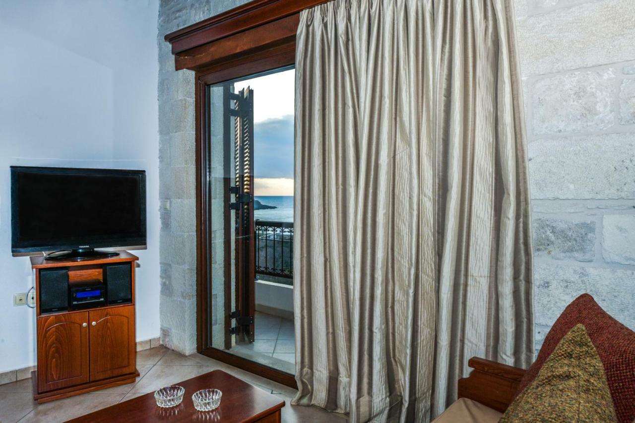 Ariadni Apartments Sfinárion Екстериор снимка