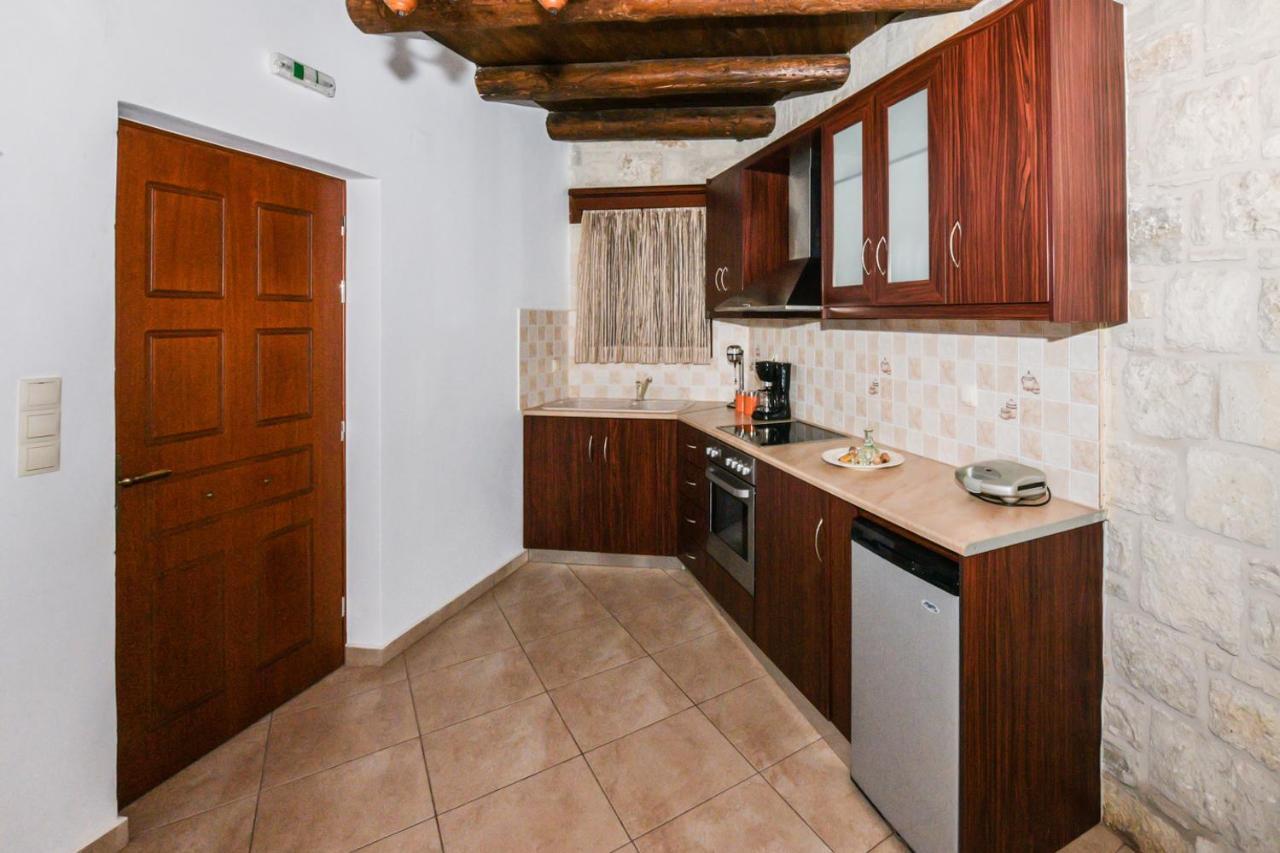 Ariadni Apartments Sfinárion Екстериор снимка